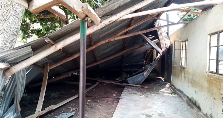 Strong wind blows off roofs of 10 classrooms at Sikinga Primary school