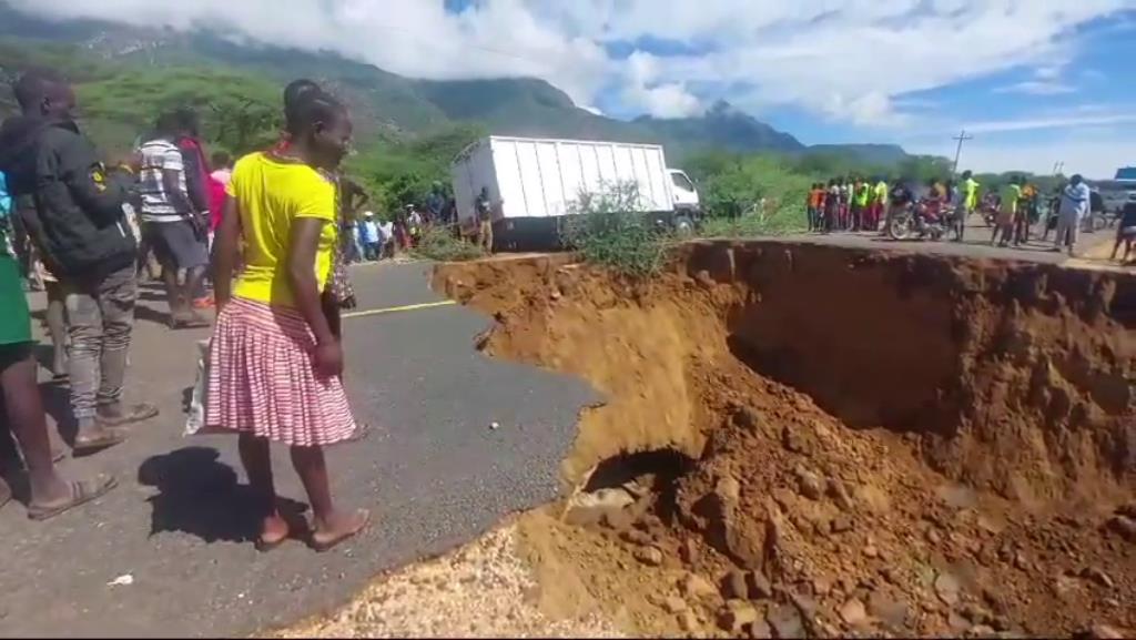 Kapenguria-Lodwar highway washed away by floods